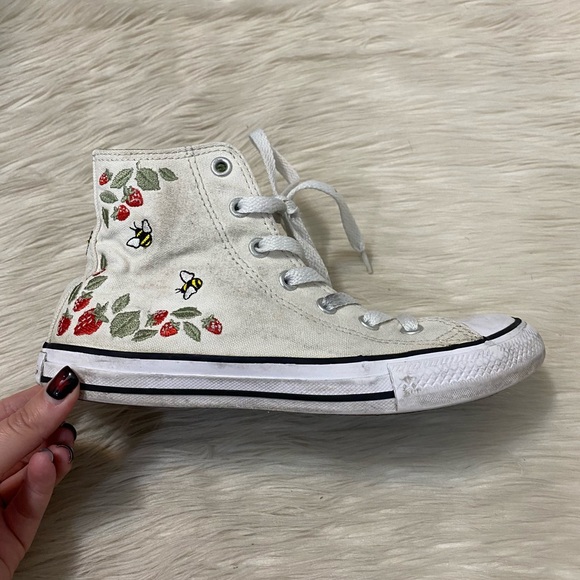 Converse White Strawberry Embroidered Berries and Bees High Top Sneakers - Picture 5 of 16